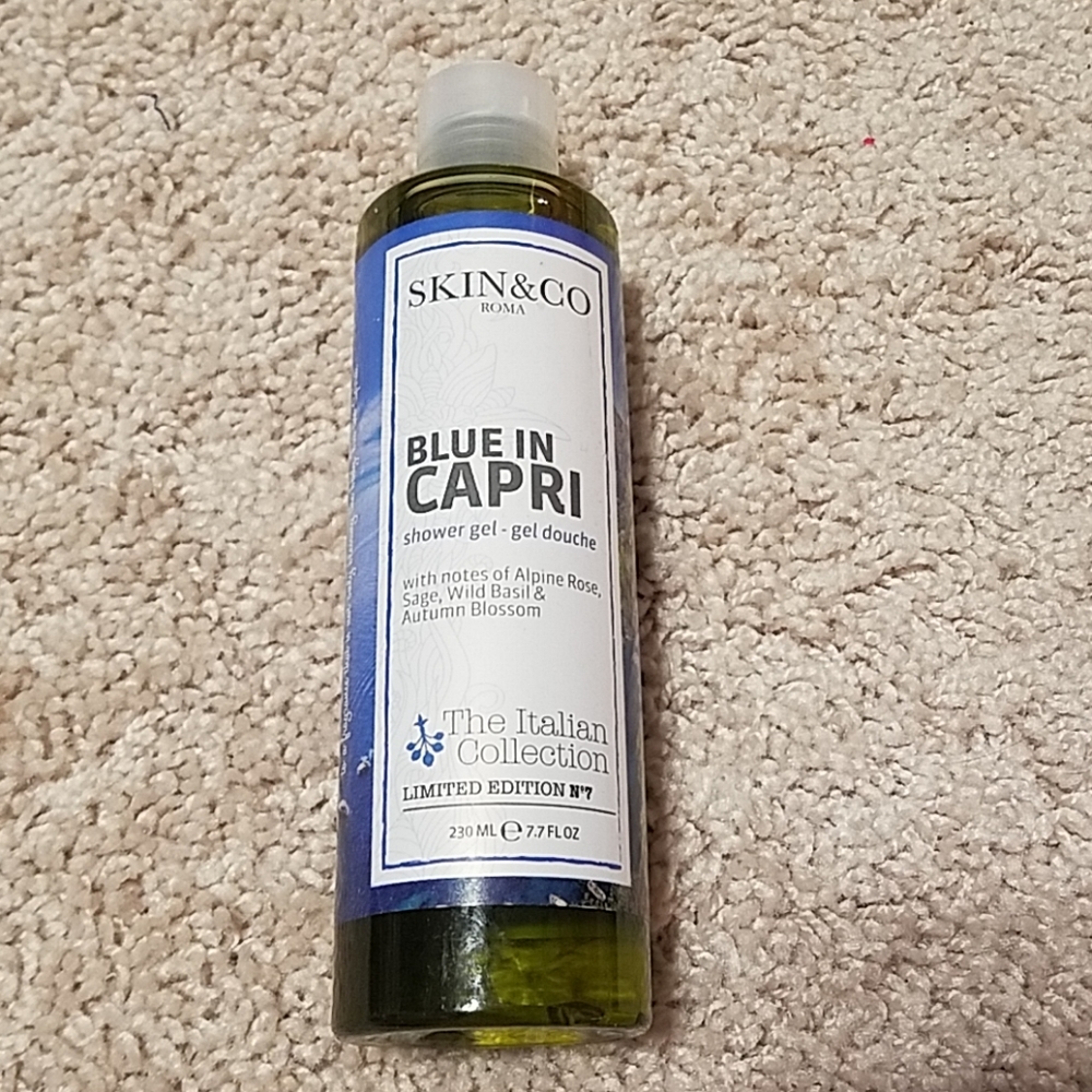 Skin & Co Blue in Capri - Picture 1 of 3